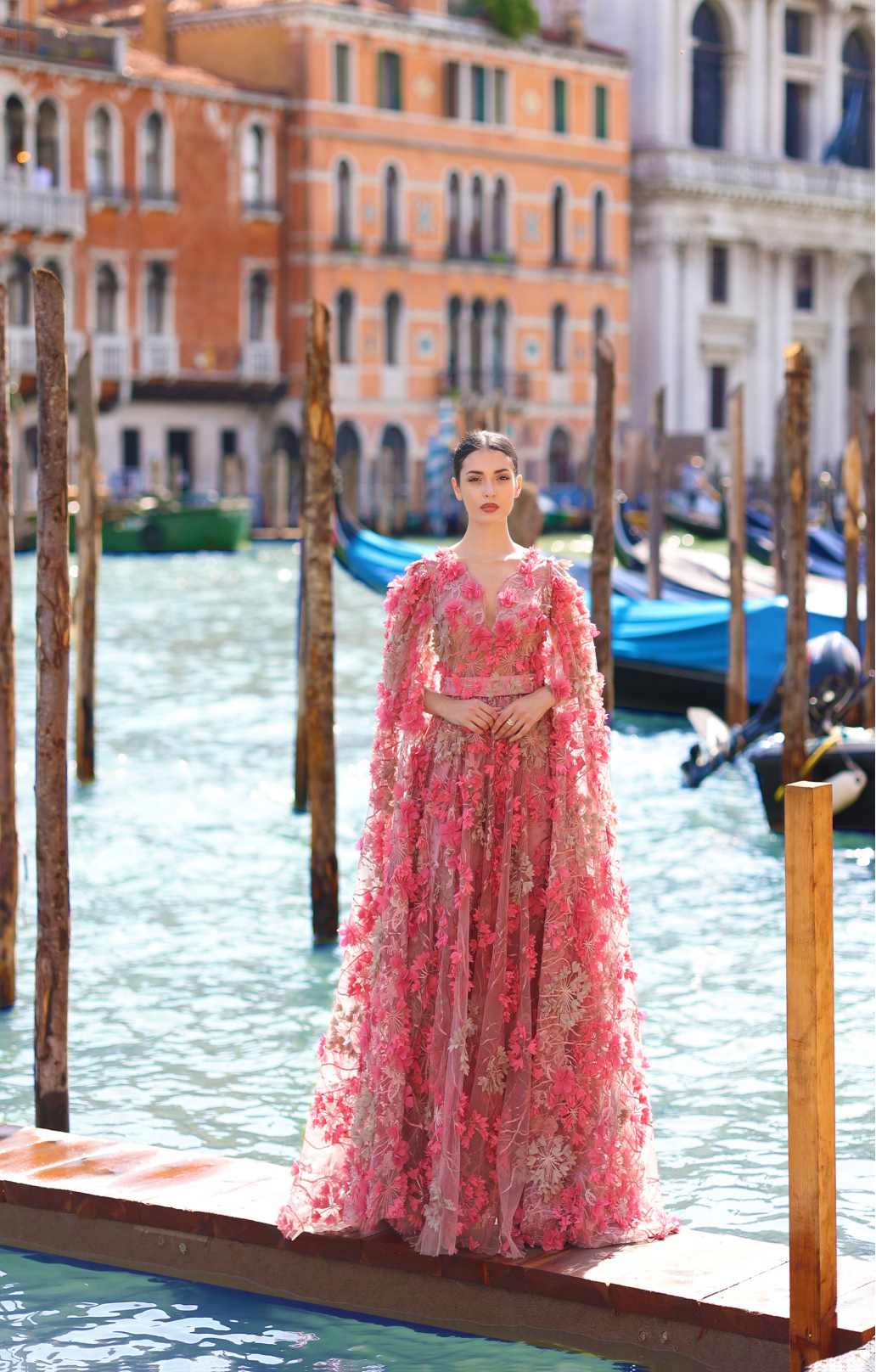 Abendkleid "Hortensia" Calypso-Koralle mit abnehmbaren Ärmeln maxi Abendkleid "Hortensia" Calypso-Koralle mit abnehmbaren Ärmeln maxi