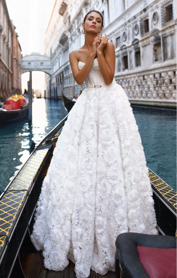 Brautkleid "Weiße Rose"