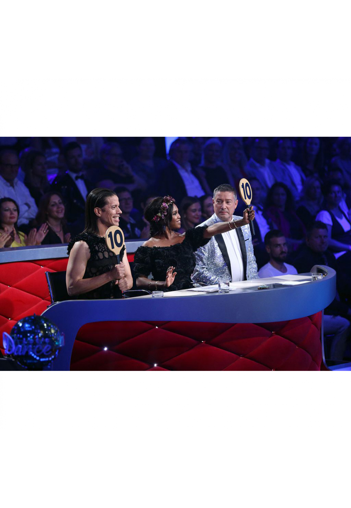 Let's Dance - das große Finale 2017! Motsi Mabuse erschien im Kleid "Elisa" von MATSOUR’I